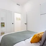 Boutique Stay, Private Wing By The Sea *