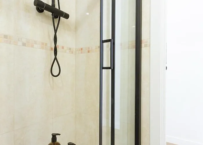 Boutique Stay, Private Wing By The Sea *