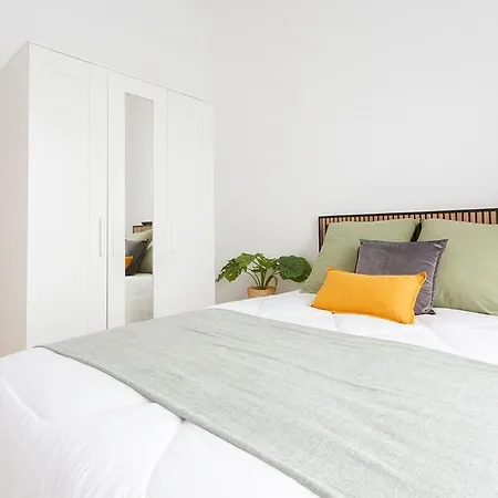 Stylish By The Sea *