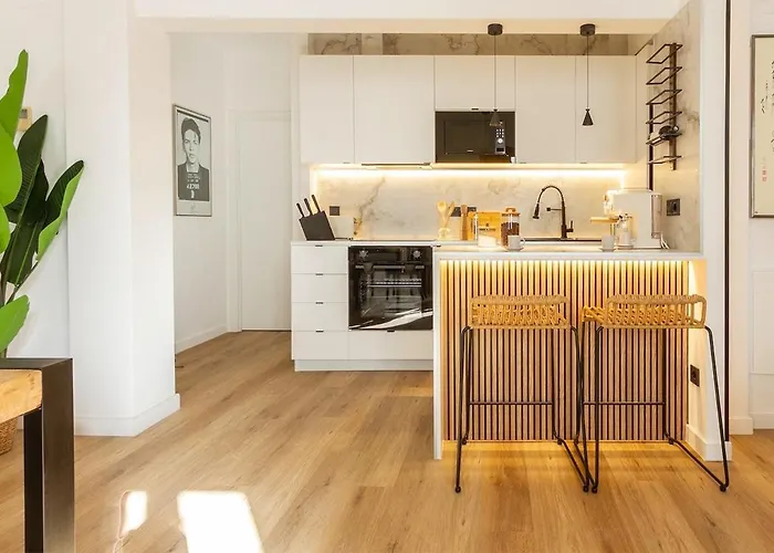 Boutique Stay, Private Wing By The Sea * 시체스