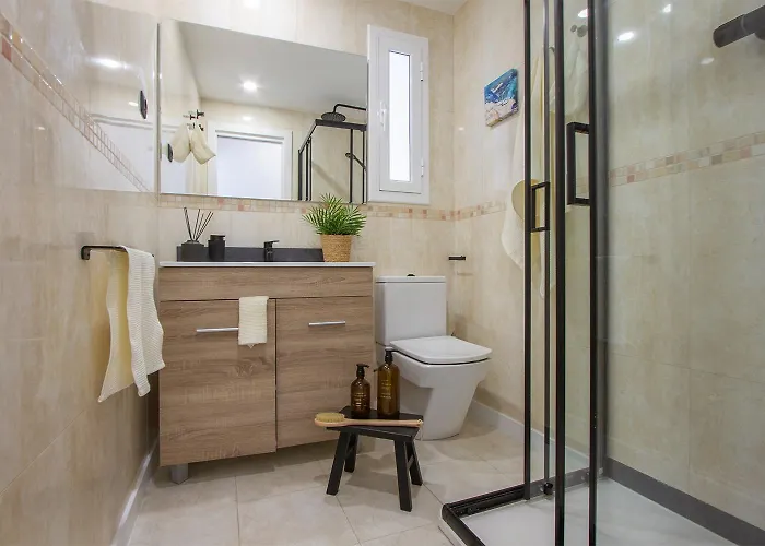 Boutique Stay, Private Wing By The Sea * 시체스